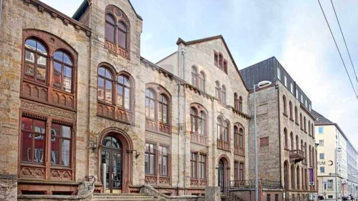 Büroflächen im denkmalgeschützten Altbau am Thielenplatz